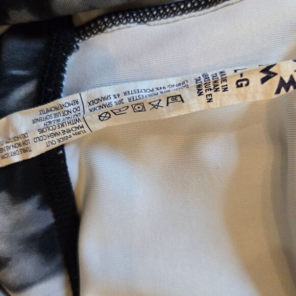 Urban Outfitters Without Walls Engineered Ankle Leggings, Size Large - Picture 9 of 11